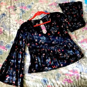 American Eagle Outfitters Flared Sleeve Top-NWOT